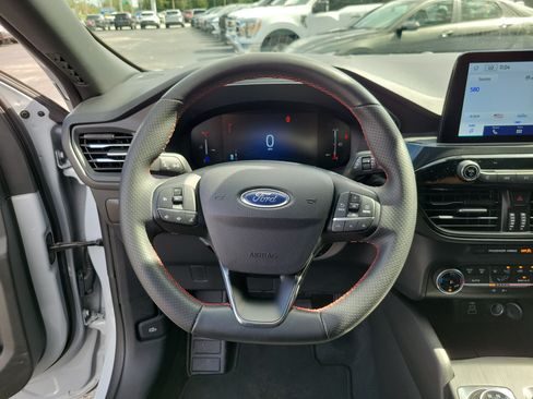 Used 2025 Ford Escape ST-Line FWD image 23
