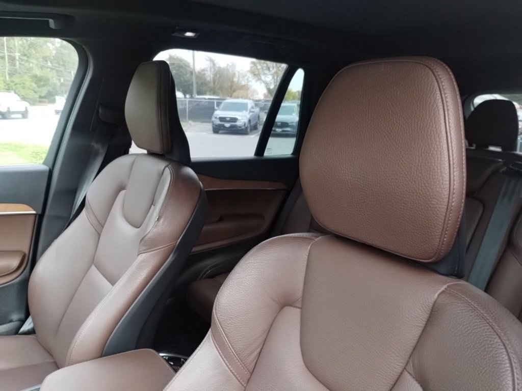 Used 2024 Volvo XC90 B6 Plus AWD/4WD image 10