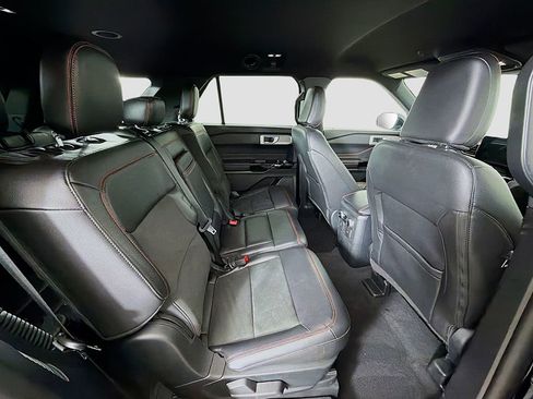 Used 2023 Ford Explorer ST-Line image 25