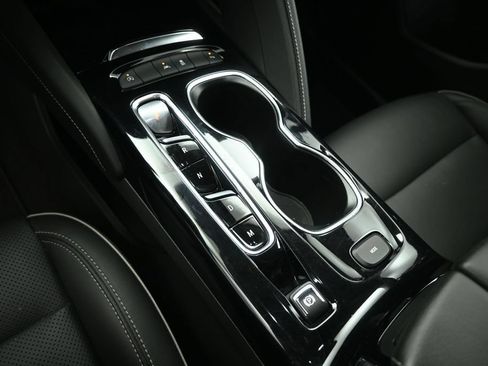 Used 2023 Buick Envision Essence FWD image 16