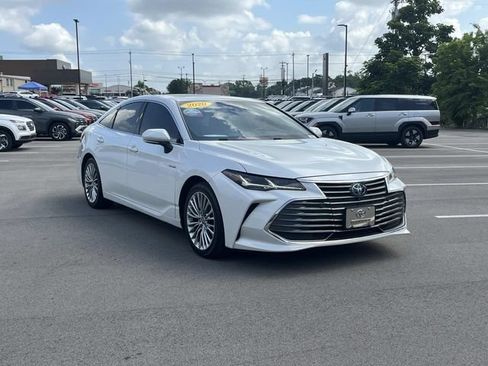 Used 2020 Toyota Avalon Limited w/ Advanced Safety Package FWD image 3