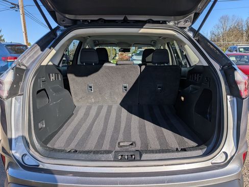 Used 2021 Ford Edge SE image 25