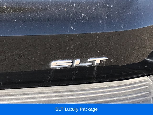 Used 2023 GMC Yukon SLT w/ SLT Luxury Package AWD/4WD image 3
