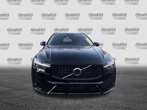 Certified 2023 Volvo XC60 B5 Plus image 3