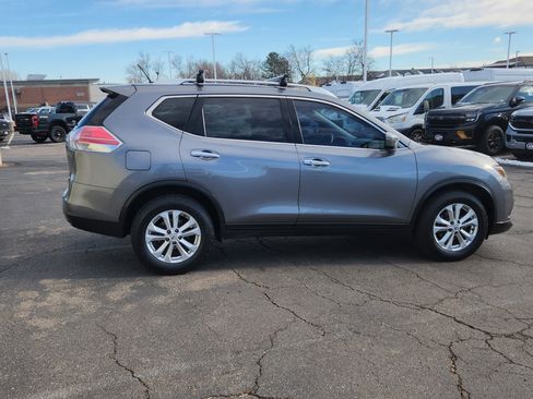 Used 2016 Nissan Rogue SV image 16