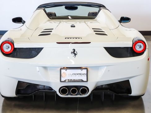 Used 2013 Ferrari 458 Spider RWD image 11