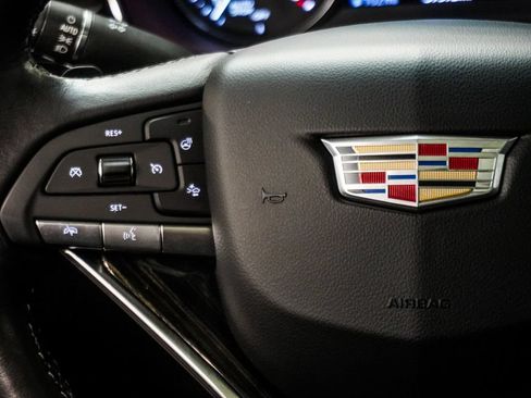 Used 2022 Cadillac XT6 Premium Luxury w/ Technology Package FWD image 17