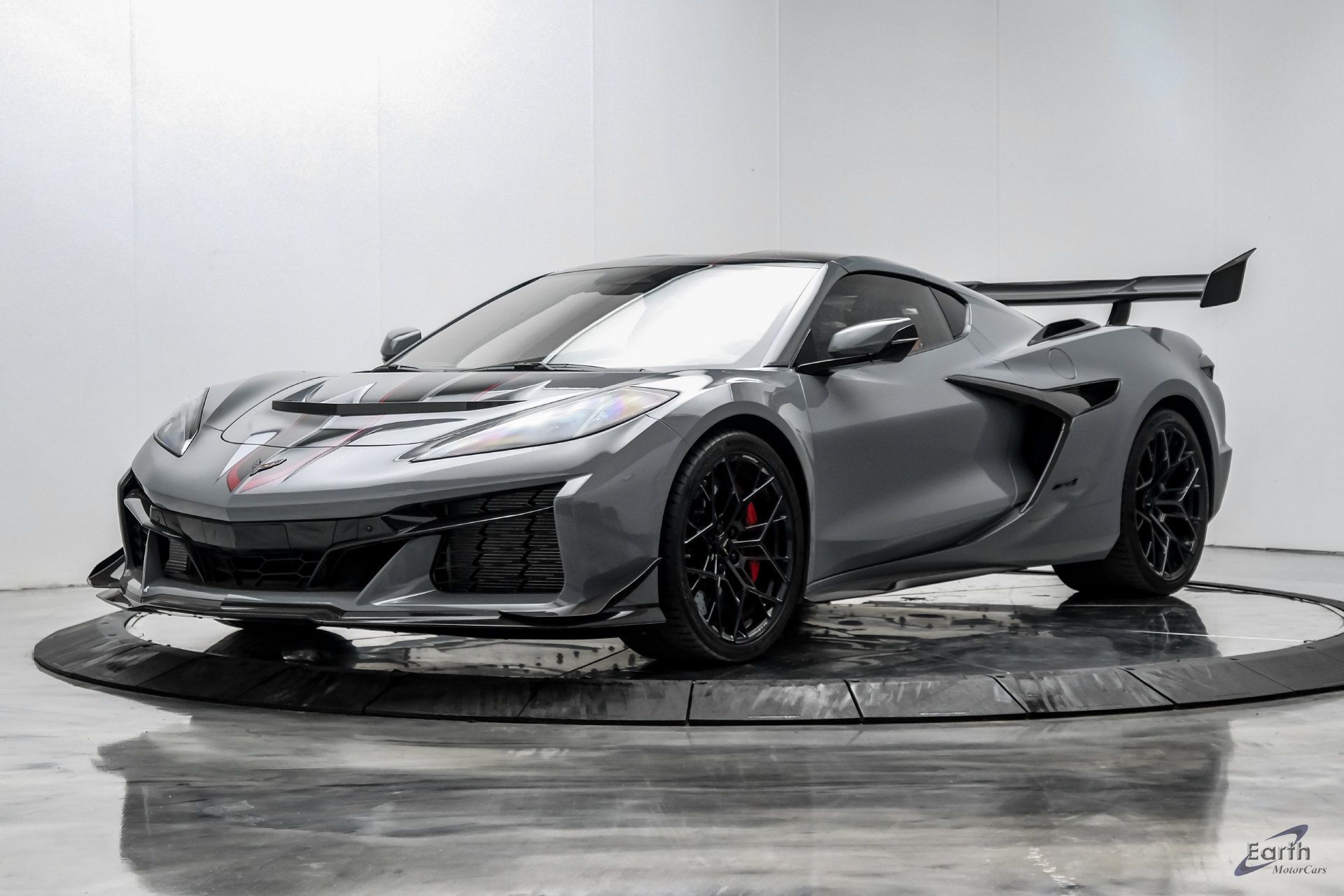 Used 2025 Chevrolet Corvette ZR1 w/ ZR1 Carbon Fiber Aero Package RWD image 6