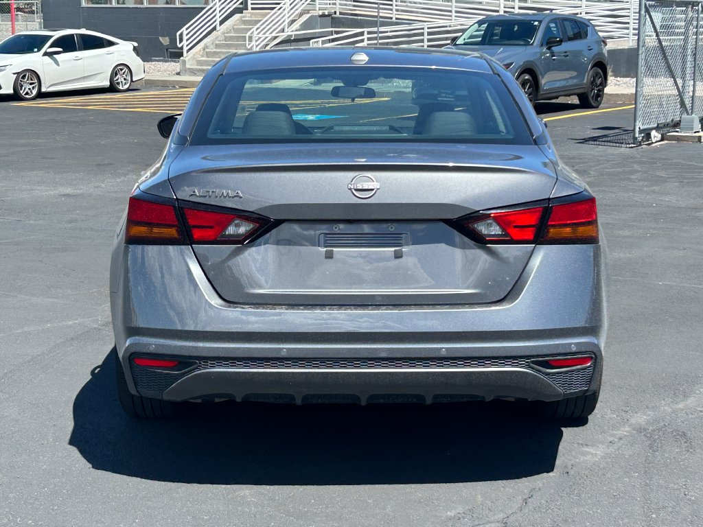 Used 2025 Nissan Altima 2.5 SV FWD image 4