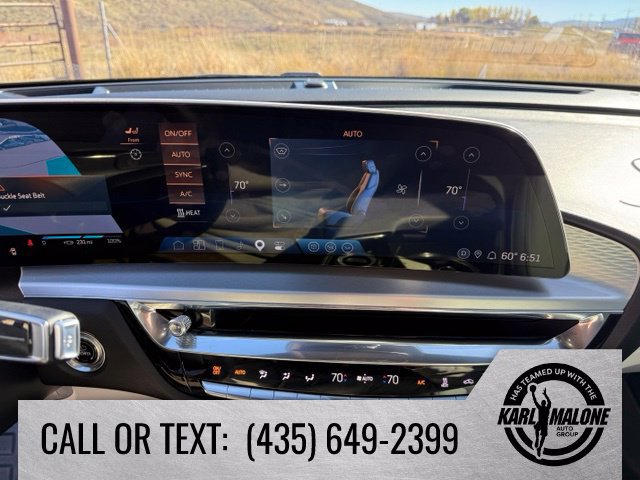 Used 2024 Cadillac Lyriq Luxury AWD/4WD image 21