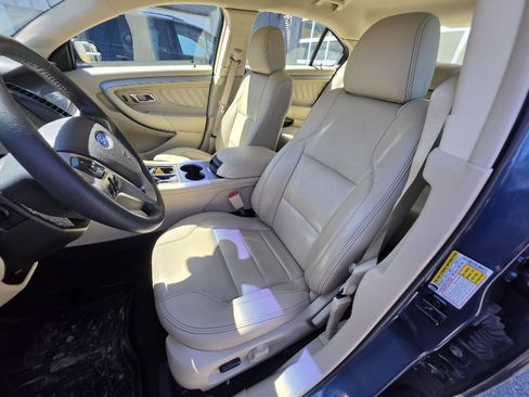 Used 2018 Ford Taurus SEL w/ Equipment Group 201A FWD image 9