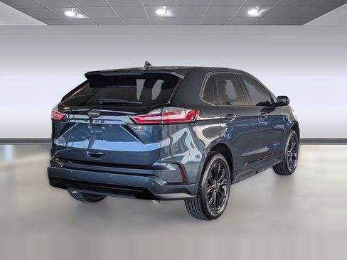 Certified 2022 Ford Edge SE w/ Black Appearance Package image 9