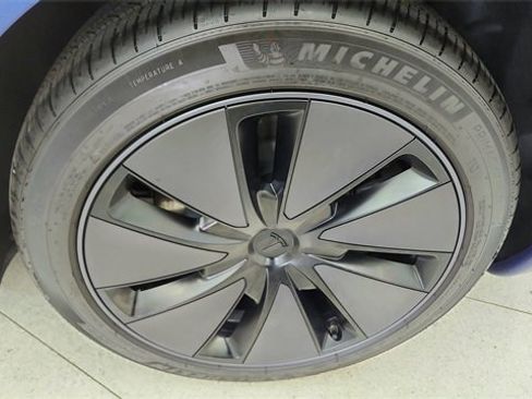 Used 2025 Tesla Model 3 Long Range image 57