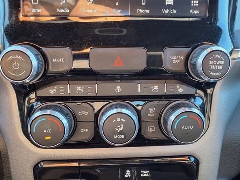 Used 2024 RAM 1500 Laramie image 13