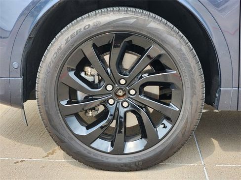 Used 2025 Land Rover Discovery Sport S image 10