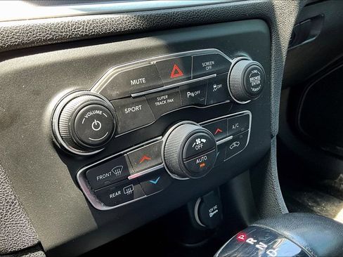 Used 2020 Dodge Charger R/T w/ Blacktop Package RWD image 15