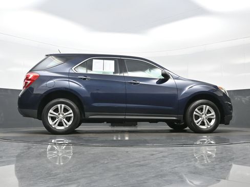 Used 2017 Chevrolet Equinox LS FWD image 28