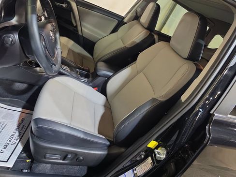 Used 2018 Toyota RAV4 Limited w/ Advanced Technology Package AWD/4WD image 13