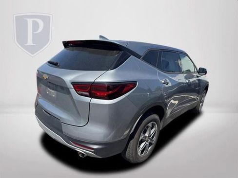 Used 2025 Chevrolet Blazer LT FWD image 10