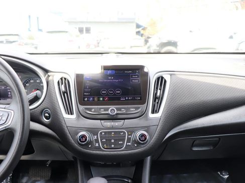 Used 2024 Chevrolet Malibu LT image 19