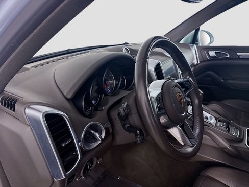 Used 2017 Porsche Cayenne S w/ Premium Plus Package image 22