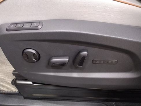 New 2025 Volkswagen ID. Buzz 1st Edition image 26