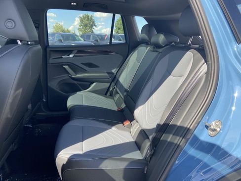 New 2026 Volkswagen Tiguan SE R-Line AWD/4WD image 7