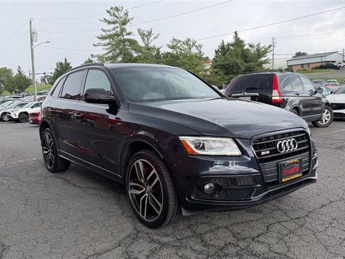 Used 2017 Audi SQ5 Premium Plus w/ Technology Package AWD/4WD image 3