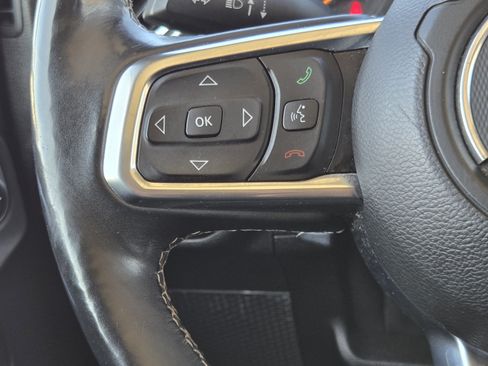 Used 2018 Jeep Wrangler Unlimited Sahara AWD/4WD image 25