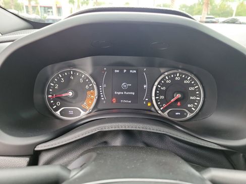 Used 2019 Jeep Renegade Altitude w/ Quick Order Package 2XM FWD image 30