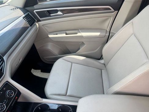 Used 2018 Volkswagen Atlas SEL FWD image 10