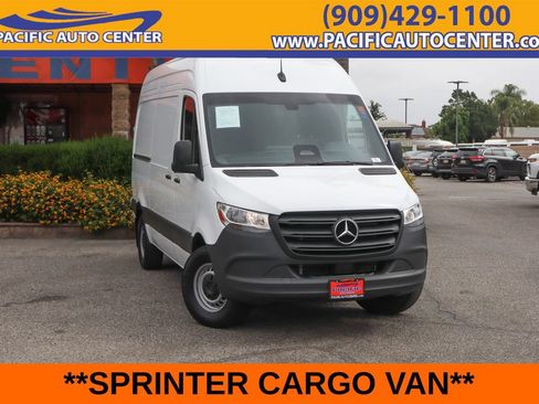 Used 2025 Mercedes-Benz Sprinter 2500 image 1