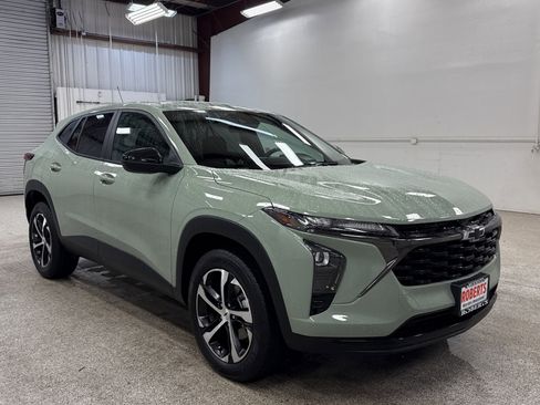 Used 2024 Chevrolet Trax RS w/ Driver Confidence Package image 22