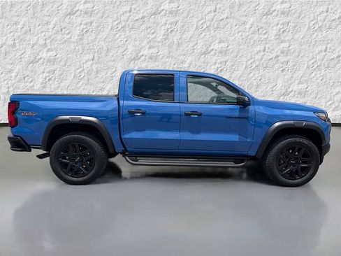 Used 2025 Chevrolet Colorado Trail Boss AWD/4WD image 2
