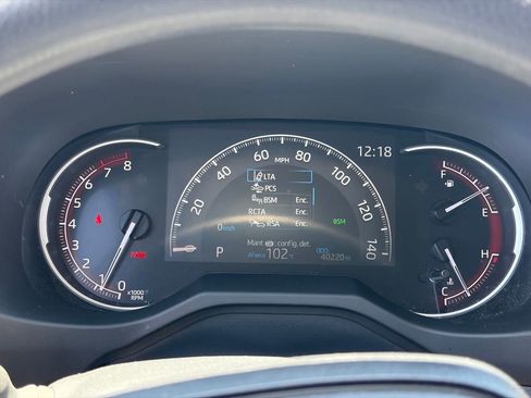 Used 2024 Toyota RAV4 XLE w/ Convenience Package FWD image 11
