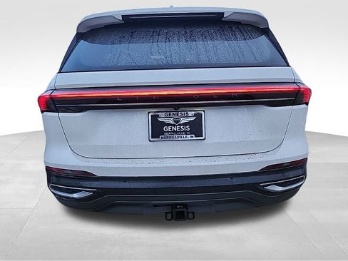 Used 2024 Lincoln Nautilus Premier w/ Equipment Group 102A image 8