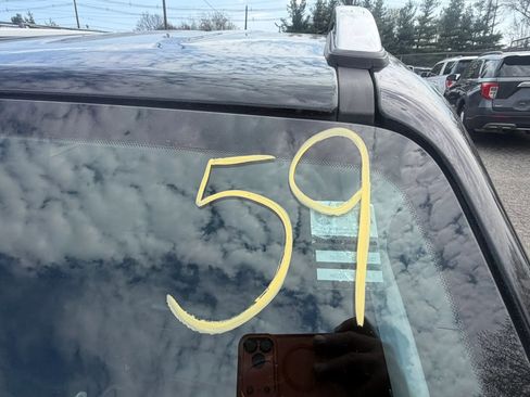 Used 2018 Jeep Renegade Limited image 32