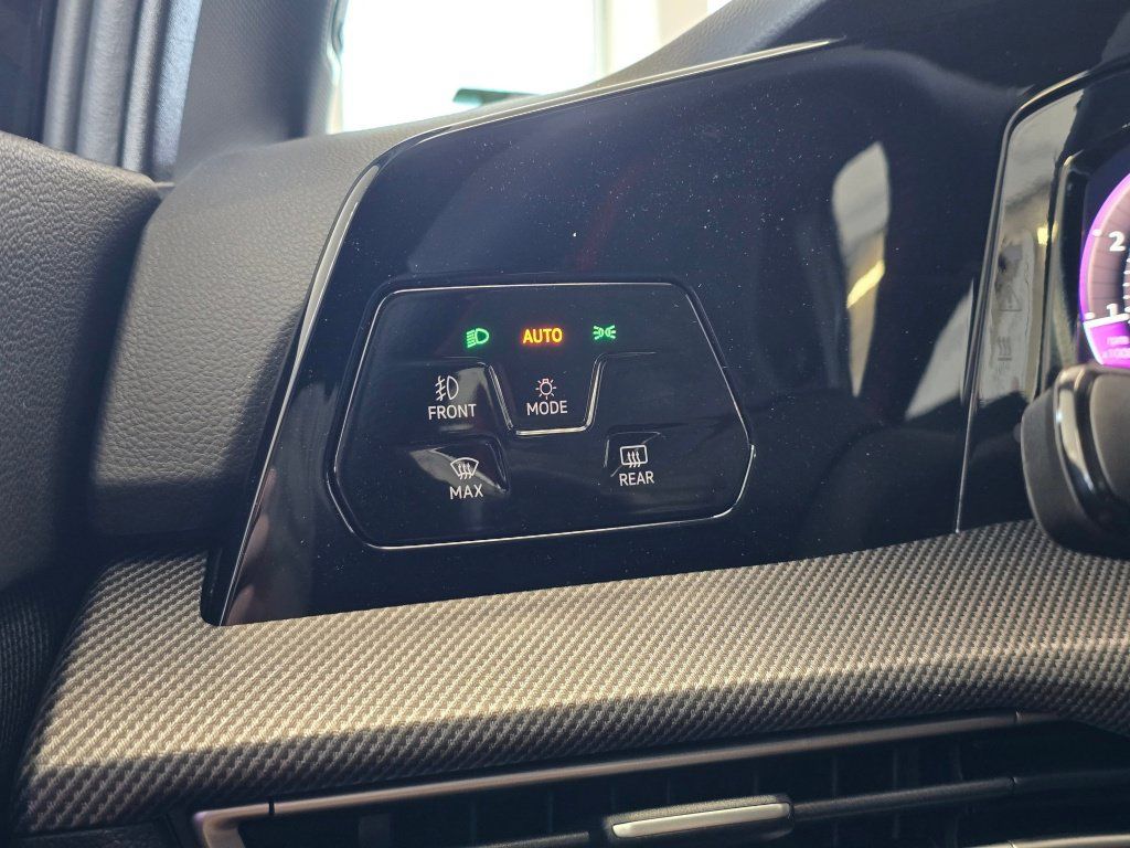 New 2026 Volkswagen GTI SE FWD image 24