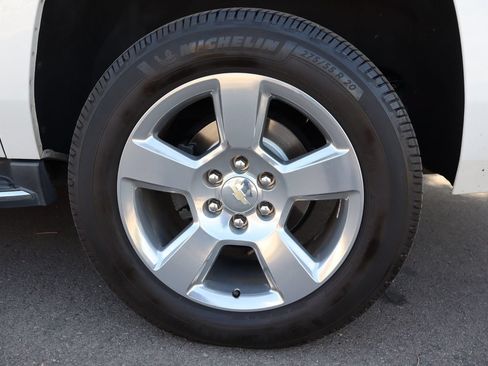 Used 2018 Chevrolet Suburban Premier AWD/4WD image 42