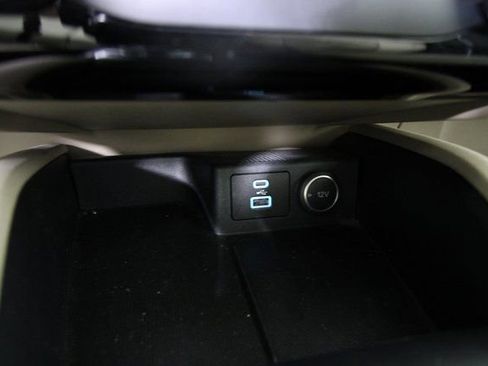 Used 2021 Ford Escape SE image 30