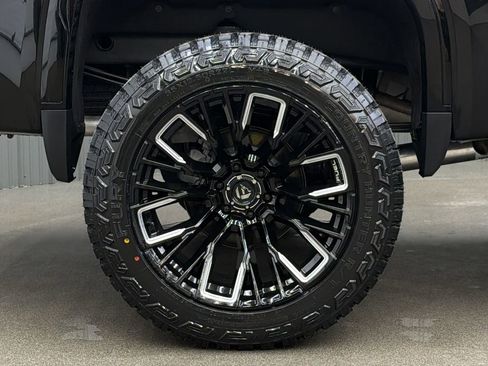 Used 2025 GMC Sierra 1500 Denali Ultimate image 11