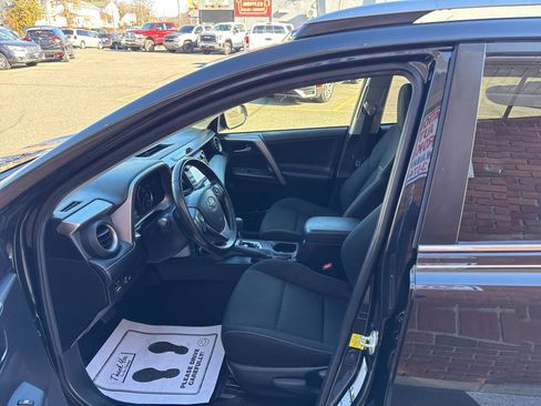 Used 2017 Toyota RAV4 XLE image 15