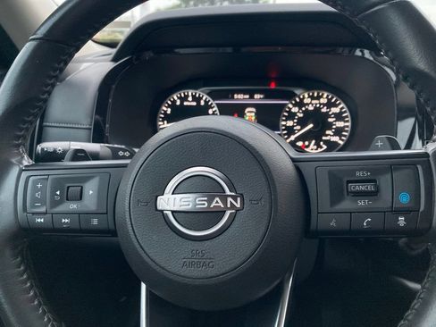 Used 2024 Nissan Pathfinder SV FWD image 19