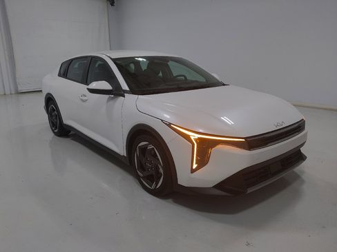 Used 2025 Kia K4 EX FWD image 13