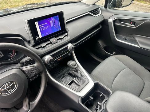 Used 2025 Toyota RAV4 XLE FWD image 17