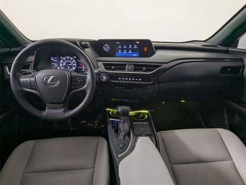 Used 2022 Lexus UX 200 image 15