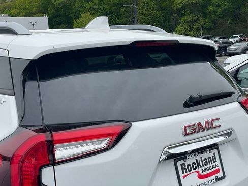 Used 2023 GMC Terrain SLT AWD/4WD image 31