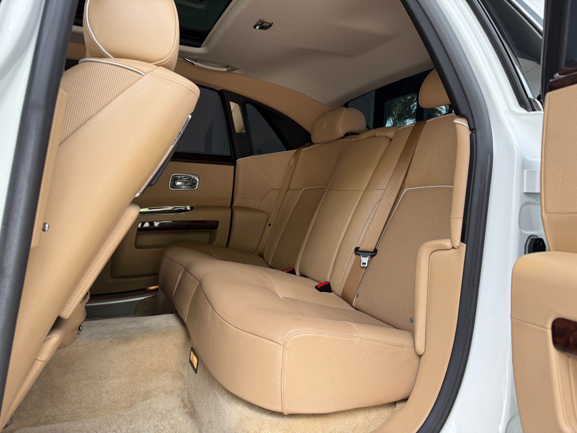 Used 2011 Rolls-Royce Ghost RWD image 21
