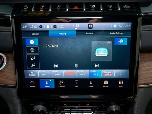 Used 2023 Jeep Grand Cherokee Summit image 21