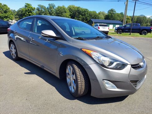 Used 2013 Hyundai Elantra Limited FWD image 3